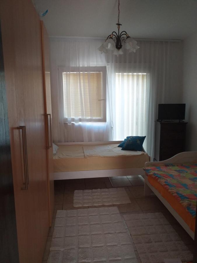 Apartmani Marijanovic Vir Eksteriør billede