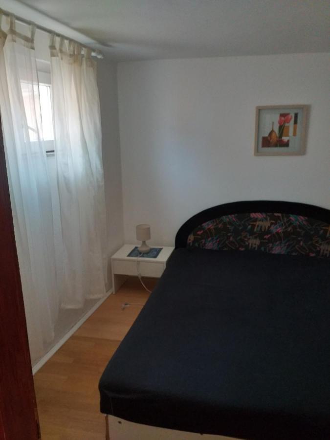 Apartmani Marijanovic Vir Eksteriør billede