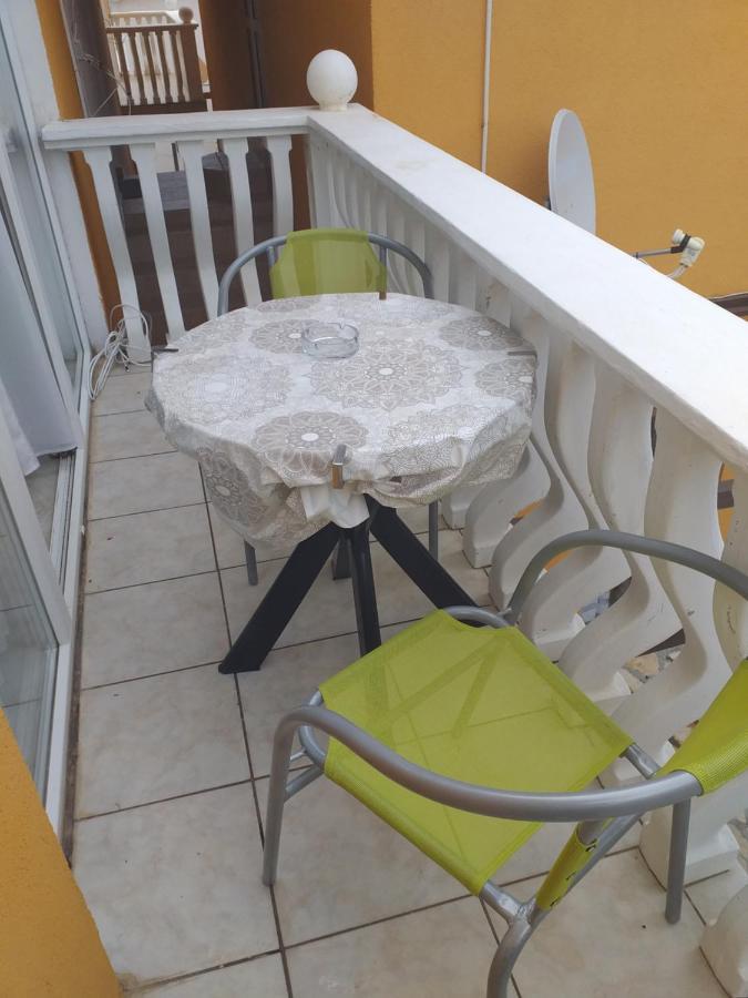 Apartmani Marijanovic Vir Eksteriør billede