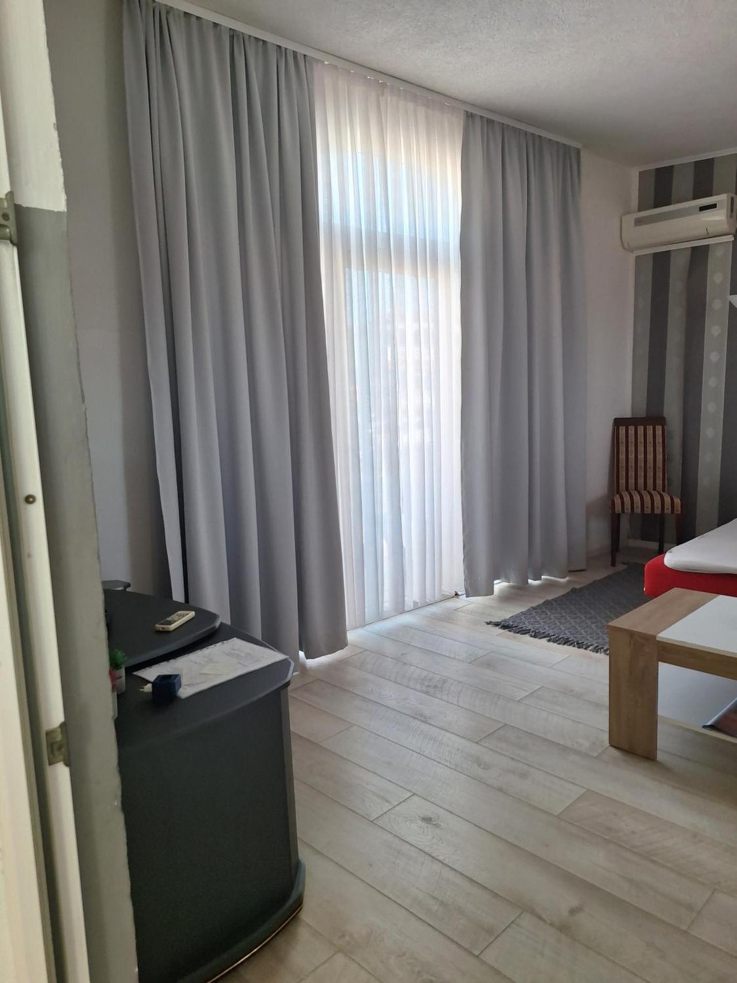 Apartmani Marijanovic Vir Eksteriør billede
